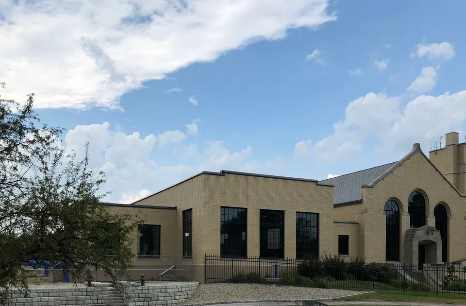 俄亥俄州芬德利水處理設施的建築與處理設備,作為營運資料與報表來源脈絡示意。